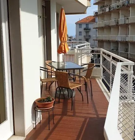 Casa Dell 2 *